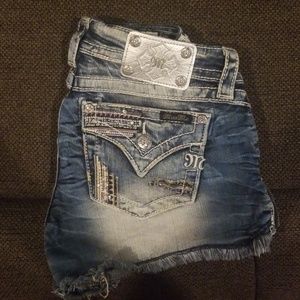 Miss Me stunning embroidered denim shorts 👸 obo